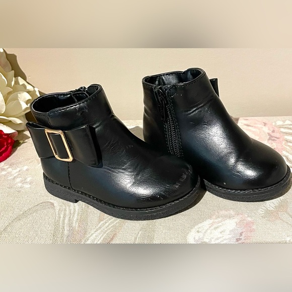 2 pairs girls shoes size 4 - Picture 4 of 9